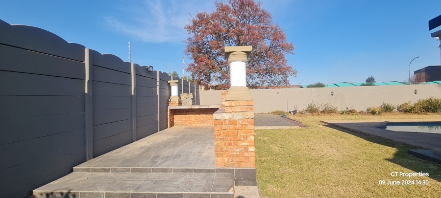 5 Bedroom Property for Sale in Elspark Gauteng