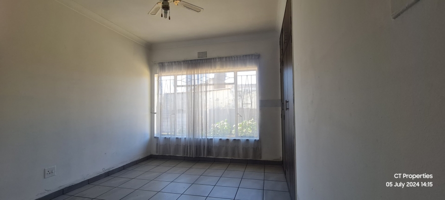 5 Bedroom Property for Sale in Elspark Gauteng