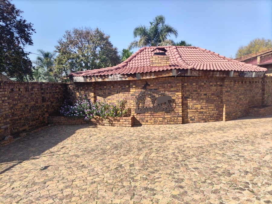 5 Bedroom Property for Sale in New State Areas Gauteng