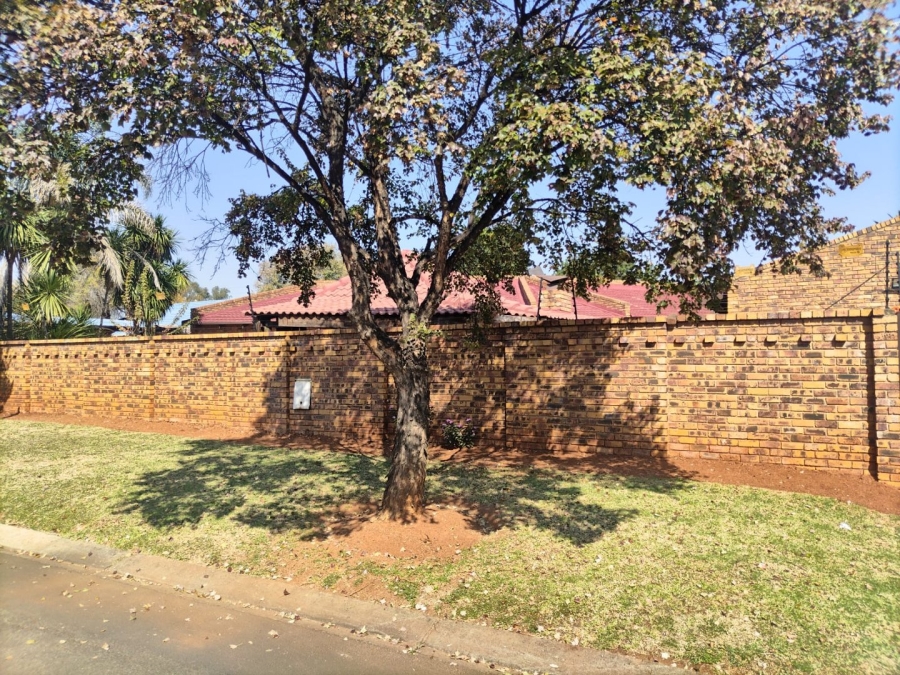 5 Bedroom Property for Sale in New State Areas Gauteng