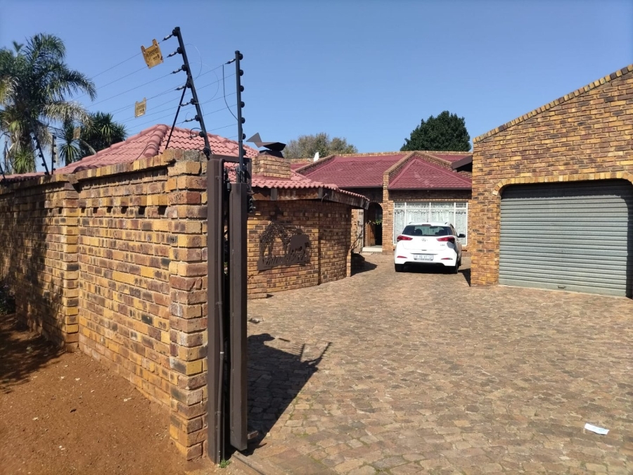 5 Bedroom Property for Sale in New State Areas Gauteng