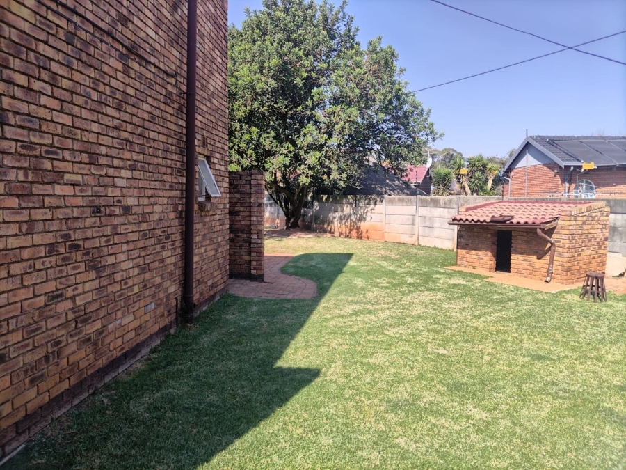 5 Bedroom Property for Sale in New State Areas Gauteng