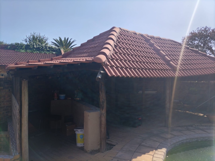 5 Bedroom Property for Sale in New State Areas Gauteng