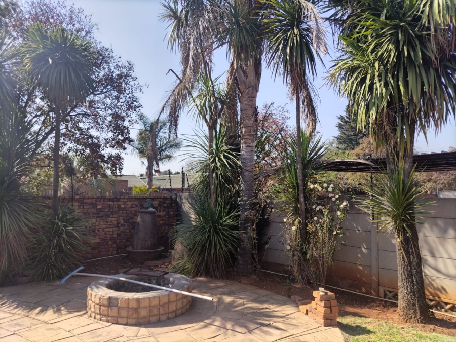 5 Bedroom Property for Sale in New State Areas Gauteng