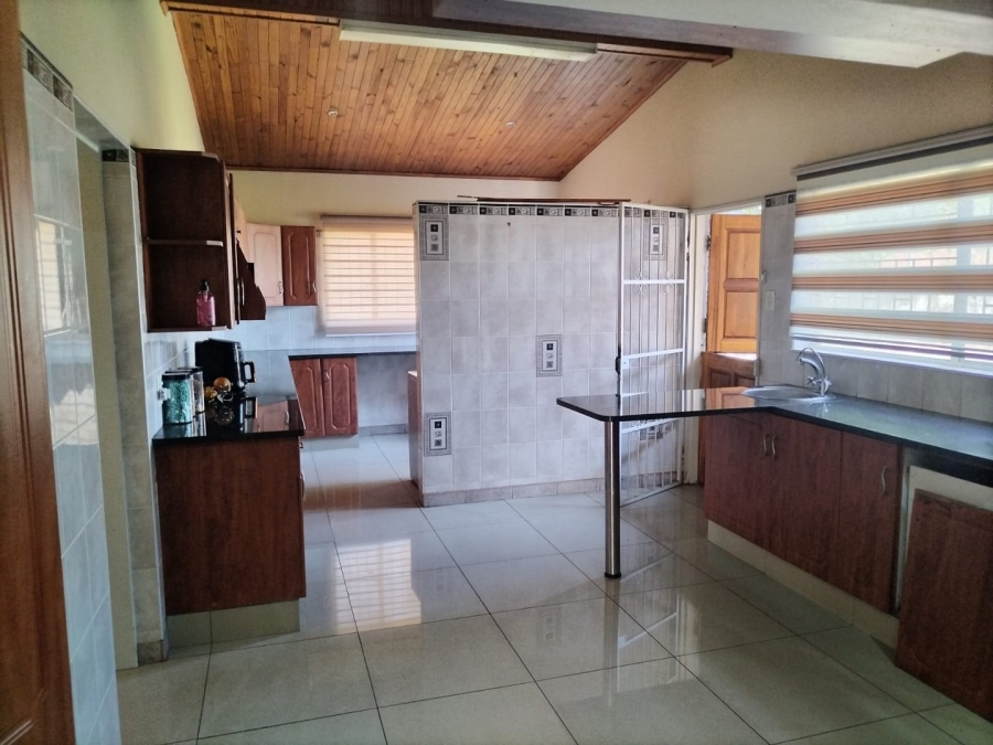 5 Bedroom Property for Sale in New State Areas Gauteng