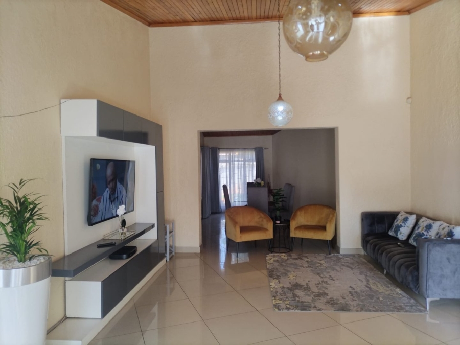 5 Bedroom Property for Sale in New State Areas Gauteng