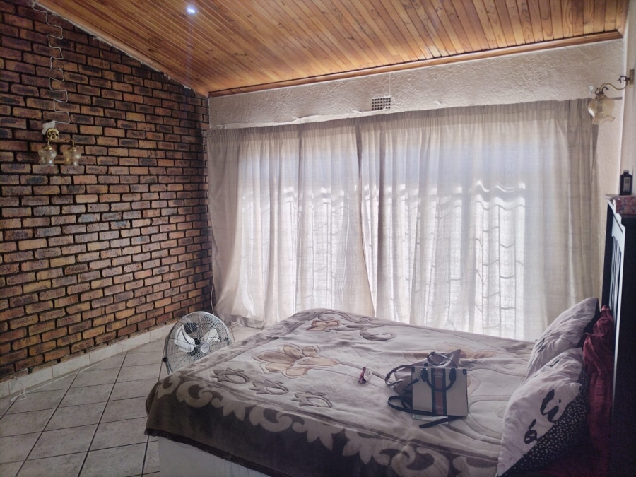 5 Bedroom Property for Sale in New State Areas Gauteng