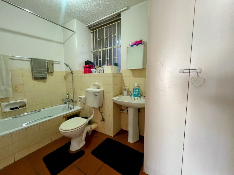 1 Bedroom Property for Sale in Wonderboom South Gauteng