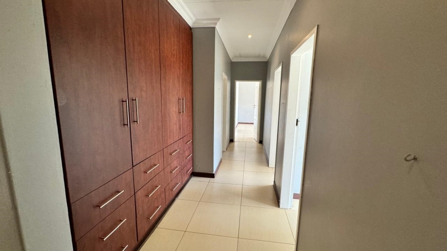 4 Bedroom Property for Sale in Eldoraigne Gauteng