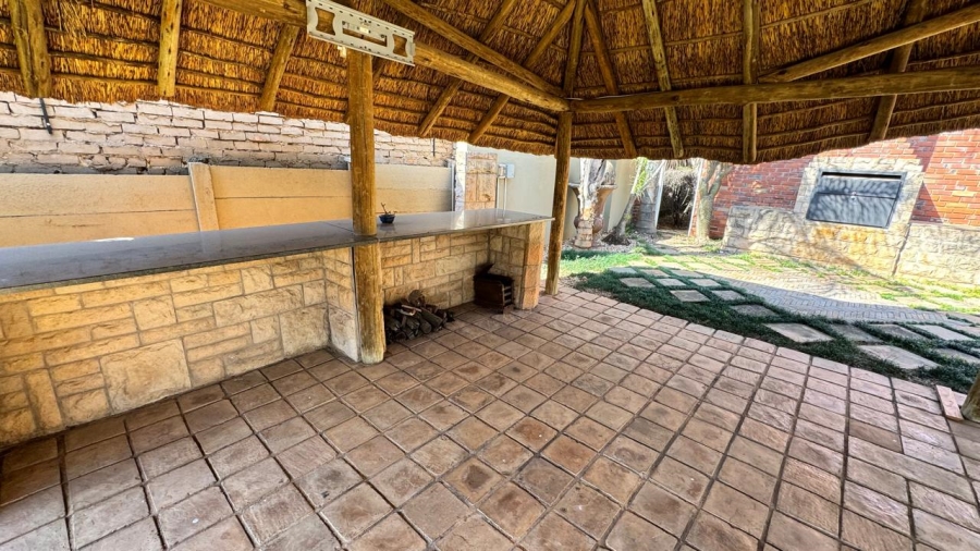 4 Bedroom Property for Sale in Eldoraigne Gauteng