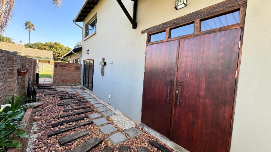 4 Bedroom Property for Sale in Eldoraigne Gauteng