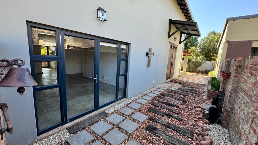 4 Bedroom Property for Sale in Eldoraigne Gauteng