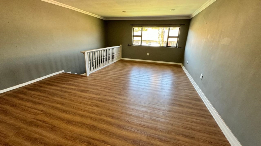 4 Bedroom Property for Sale in Eldoraigne Gauteng