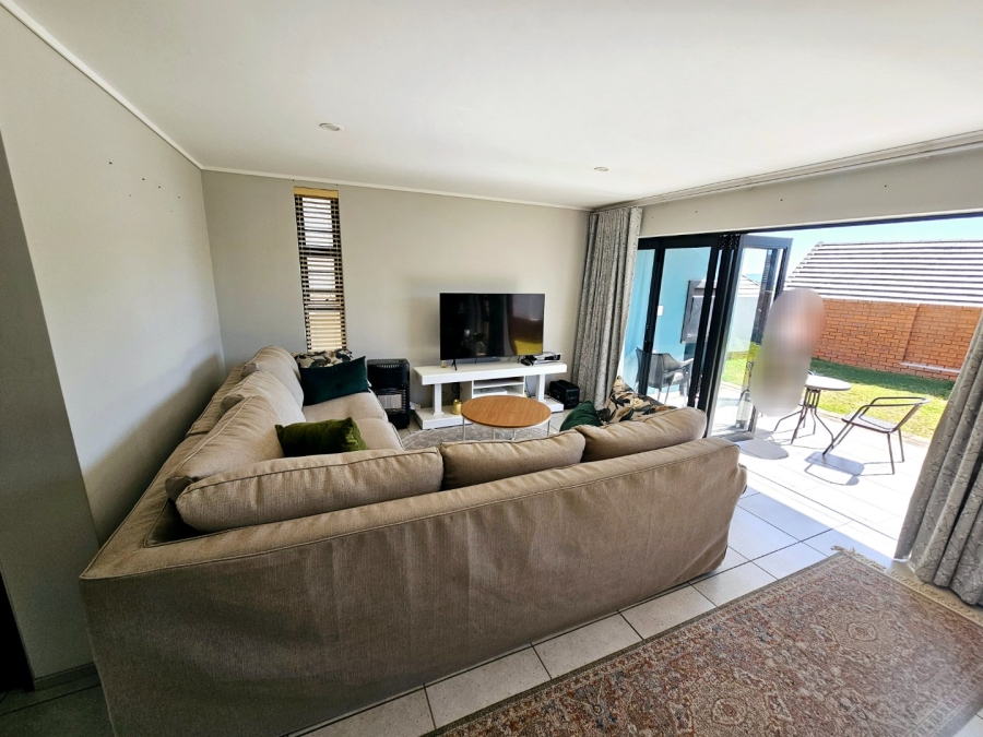 To Let 3 Bedroom Property for Rent in Amberfield Gauteng