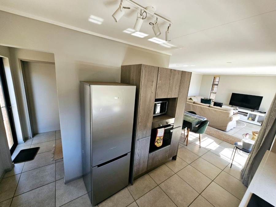 To Let 3 Bedroom Property for Rent in Amberfield Gauteng