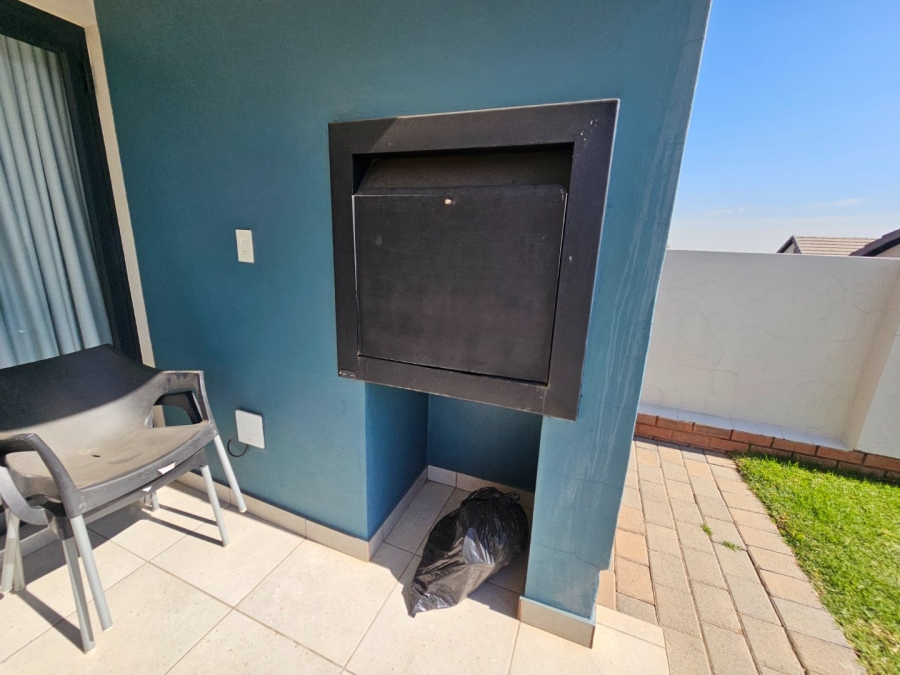 To Let 3 Bedroom Property for Rent in Amberfield Gauteng