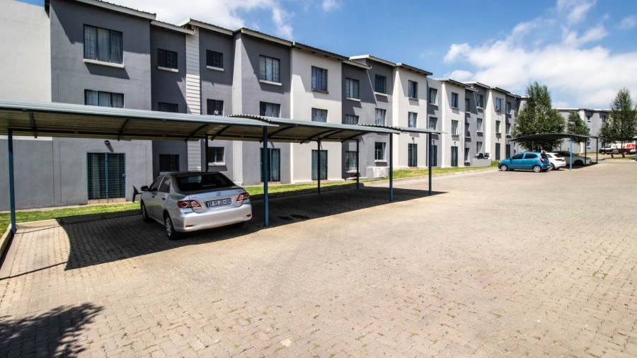 1 Bedroom Property for Sale in Noordwyk Gauteng