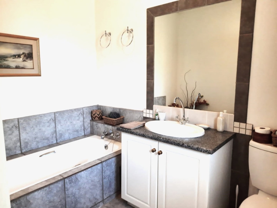 4 Bedroom Property for Sale in Kameeldrift East Gauteng