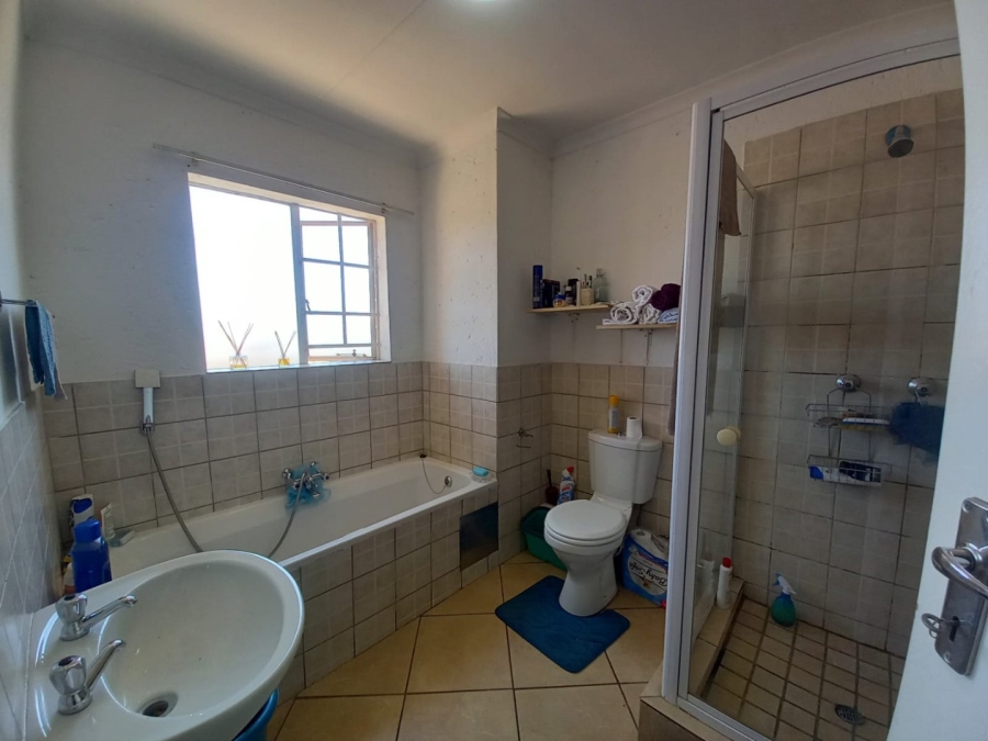 1 Bedroom Property for Sale in The Reeds Gauteng