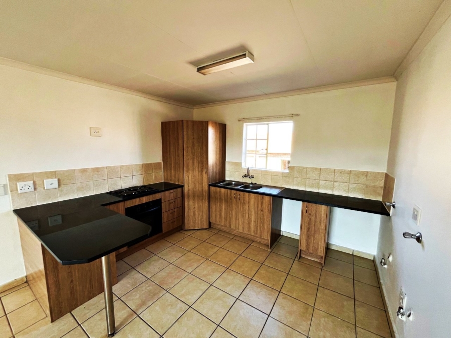 3 Bedroom Property for Sale in Kosmosdal Gauteng