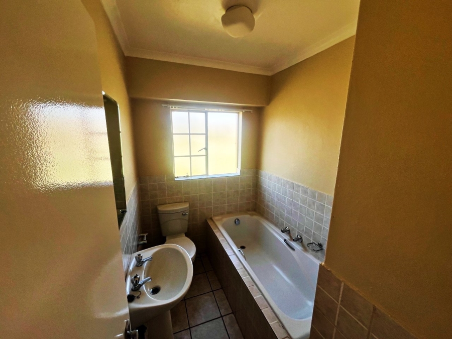 3 Bedroom Property for Sale in Kosmosdal Gauteng