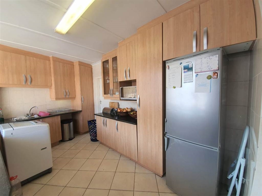 To Let 3 Bedroom Property for Rent in Bryanston Gauteng