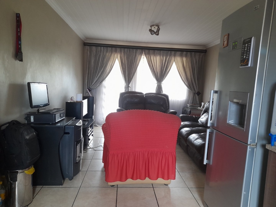 2 Bedroom Property for Sale in Andeon AH Gauteng