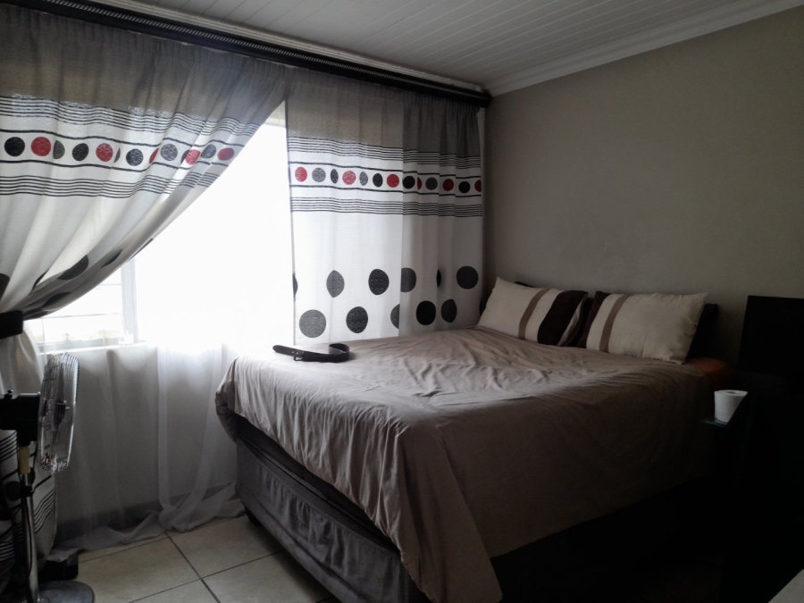 2 Bedroom Property for Sale in Andeon AH Gauteng