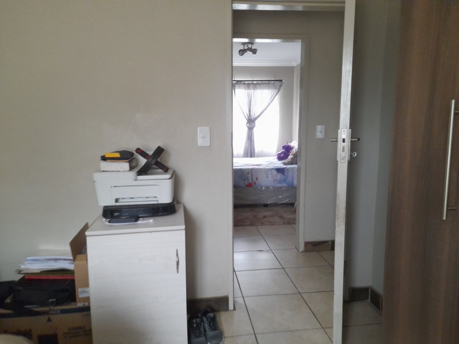 2 Bedroom Property for Sale in Andeon AH Gauteng