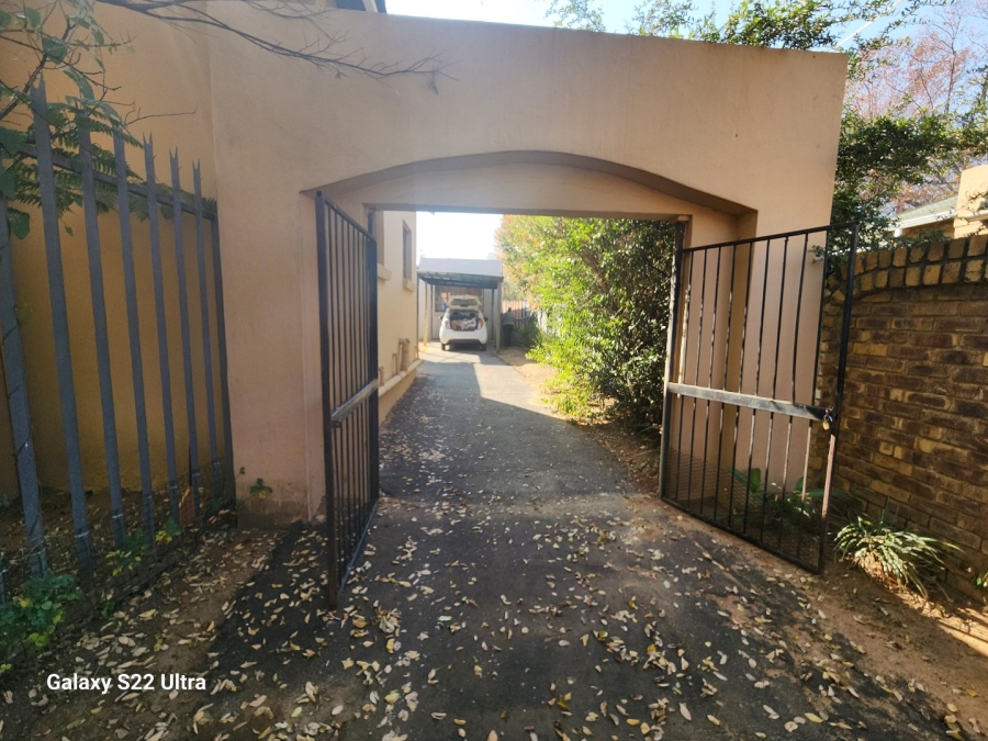 To Let 1 Bedroom Property for Rent in Airfield Gauteng