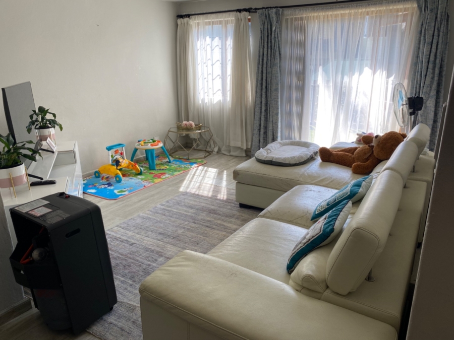 To Let  Bedroom Property for Rent in Paulshof Gauteng