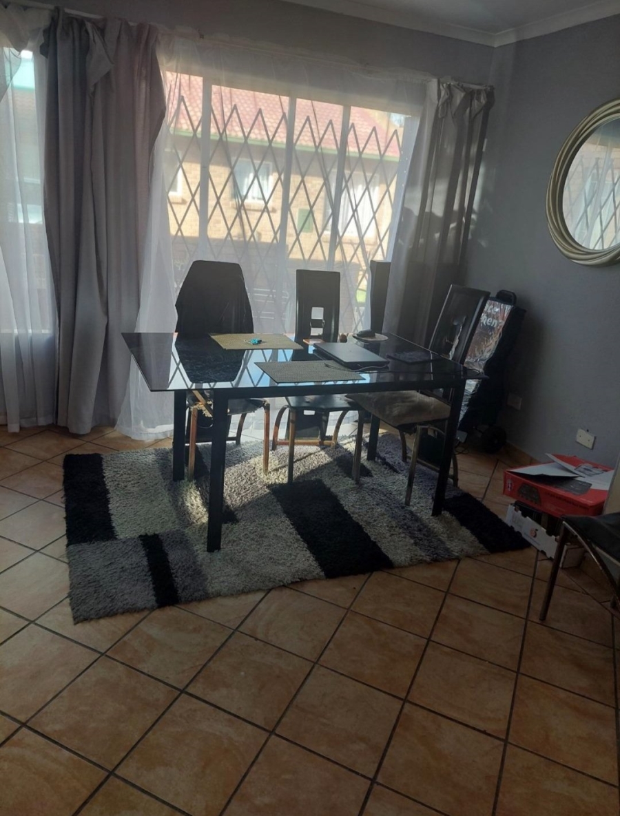 2 Bedroom Property for Sale in Birchleigh Gauteng