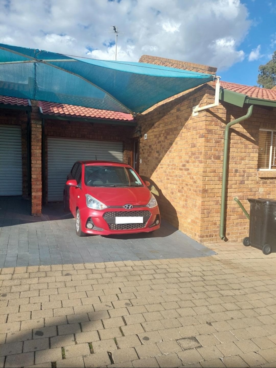 2 Bedroom Property for Sale in Birchleigh Gauteng