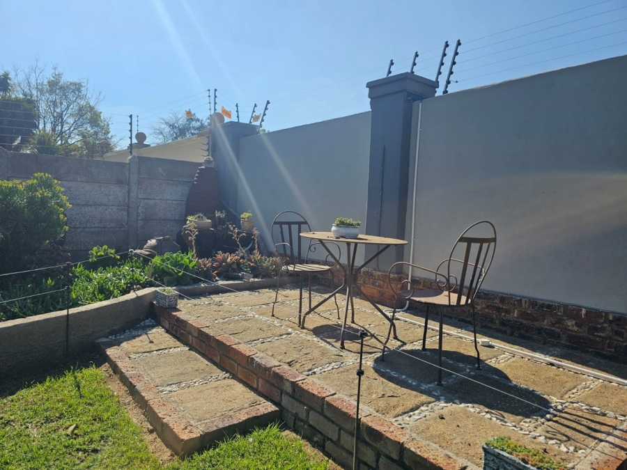 5 Bedroom Property for Sale in Eden Glen Gauteng