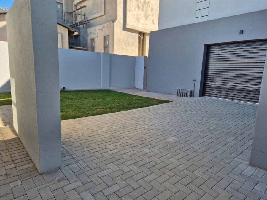 4 Bedroom Property for Sale in Midstream Heights Gauteng