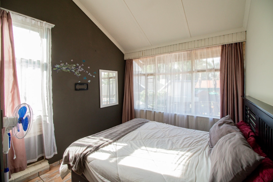 9 Bedroom Property for Sale in Bonaero Park Gauteng