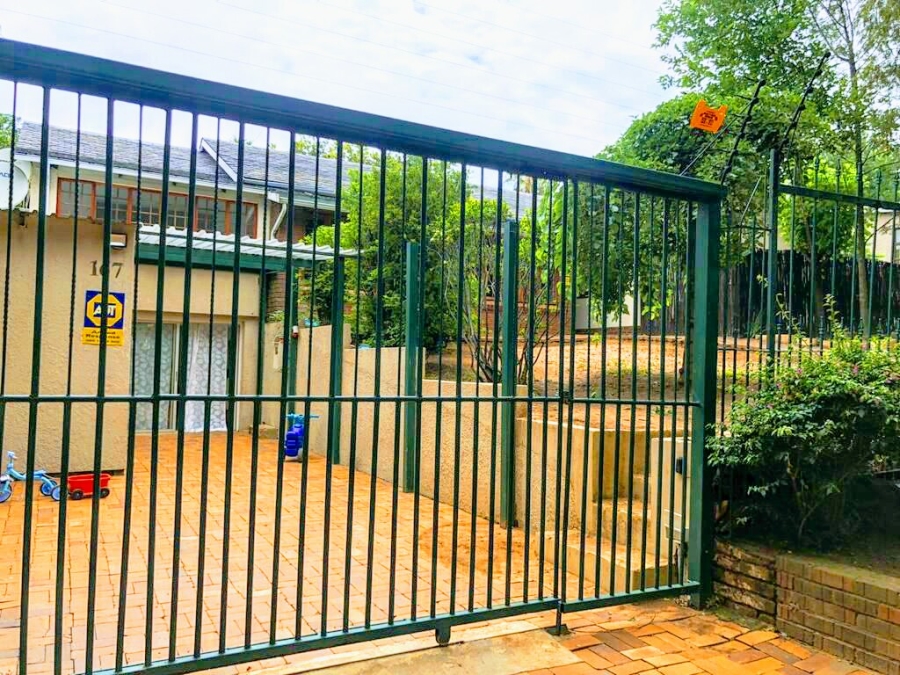 11 Bedroom Property for Sale in Blairgowrie Gauteng