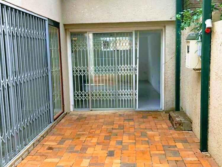 11 Bedroom Property for Sale in Blairgowrie Gauteng