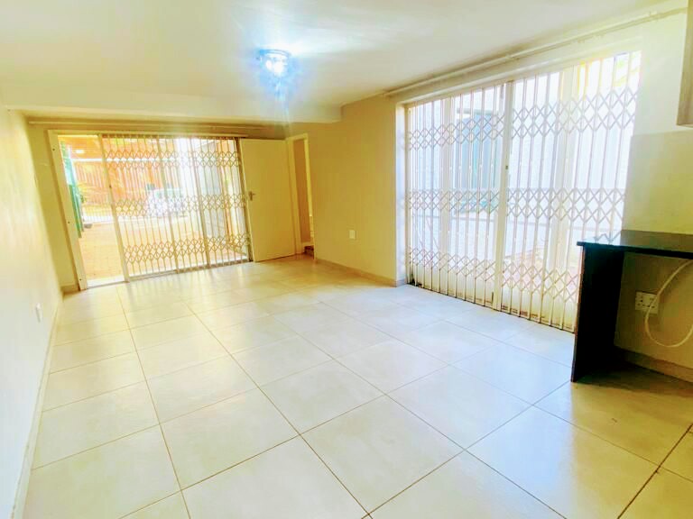 11 Bedroom Property for Sale in Blairgowrie Gauteng