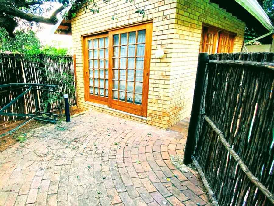 11 Bedroom Property for Sale in Blairgowrie Gauteng