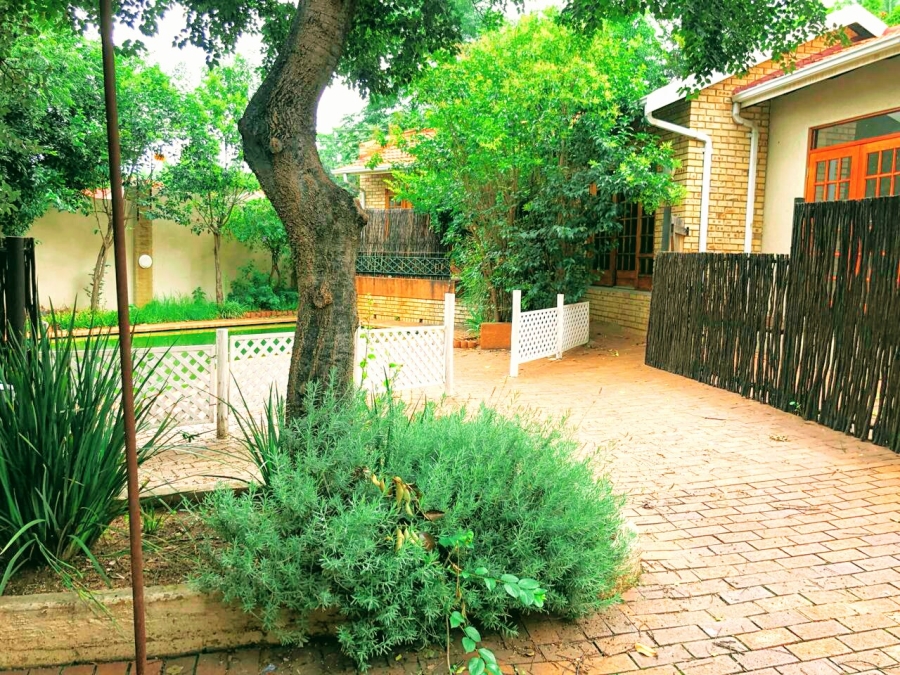 11 Bedroom Property for Sale in Blairgowrie Gauteng