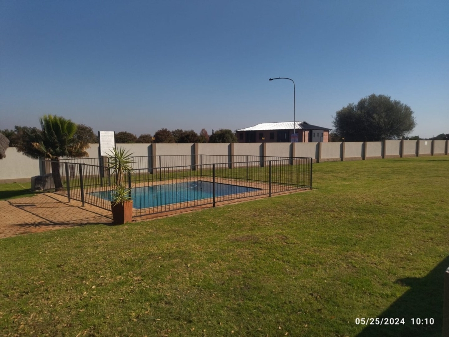 2 Bedroom Property for Sale in Zwartkop Gauteng