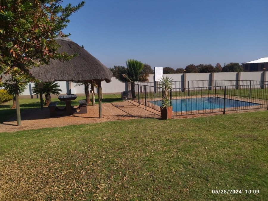 2 Bedroom Property for Sale in Zwartkop Gauteng