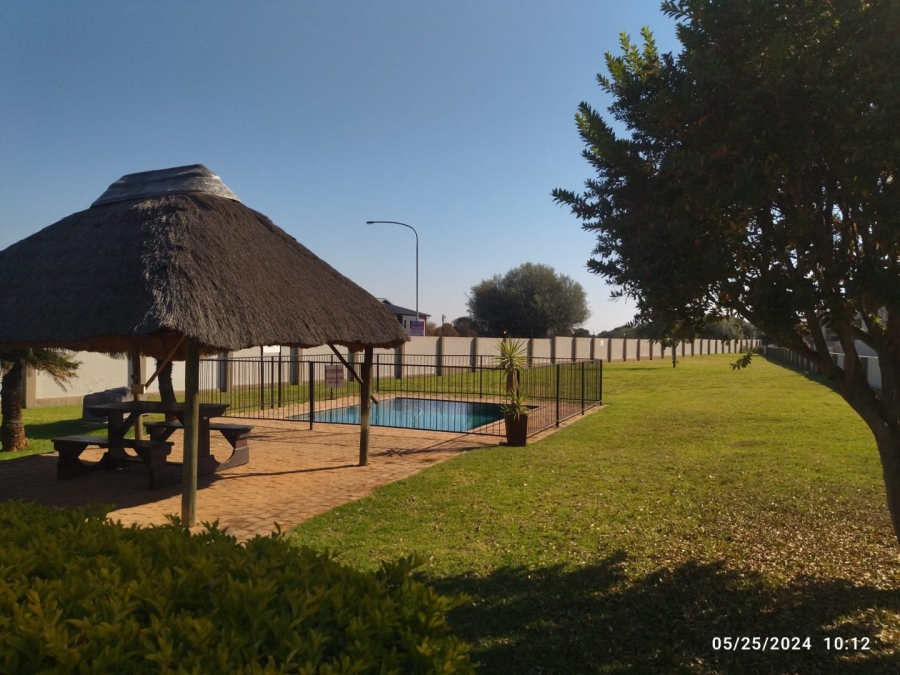 2 Bedroom Property for Sale in Zwartkop Gauteng