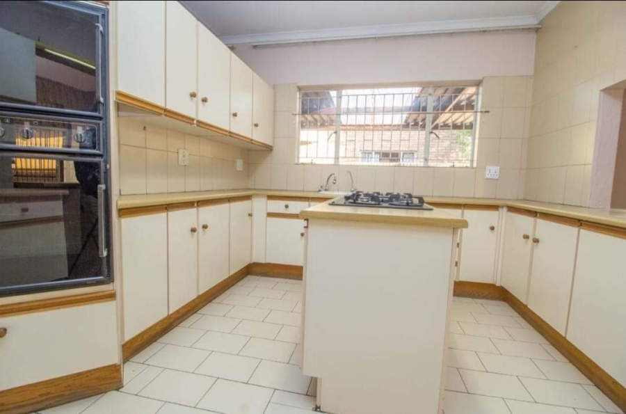 4 Bedroom Property for Sale in Eldoraigne Gauteng