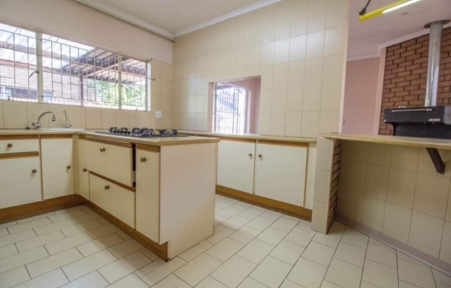 4 Bedroom Property for Sale in Eldoraigne Gauteng