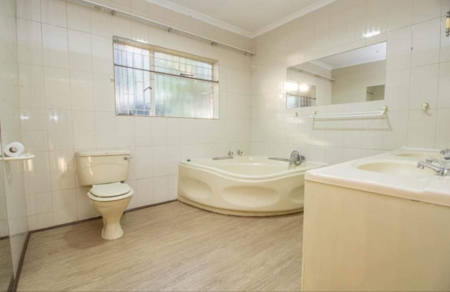 4 Bedroom Property for Sale in Eldoraigne Gauteng