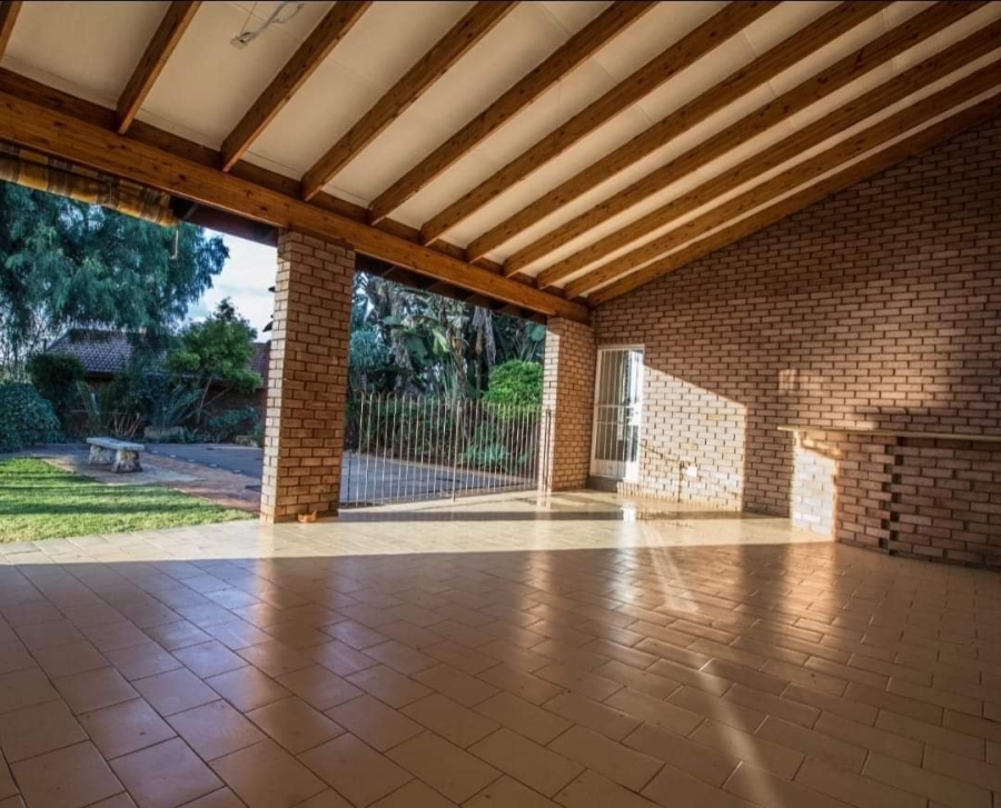 4 Bedroom Property for Sale in Eldoraigne Gauteng