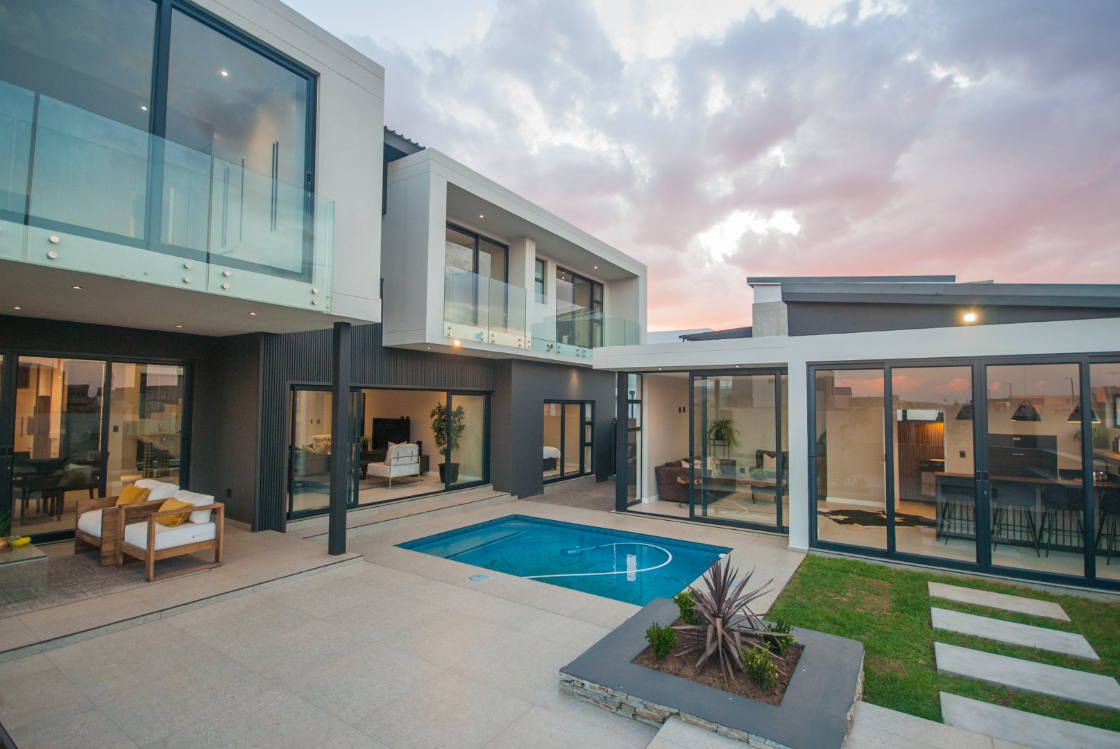 5 Bedroom Property for Sale in Midstream Heights Gauteng