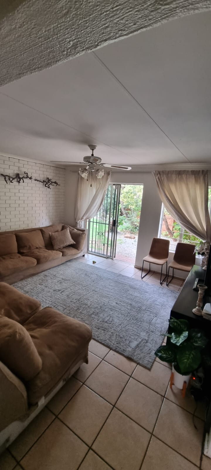 5 Bedroom Property for Sale in Rooihuiskraal Gauteng